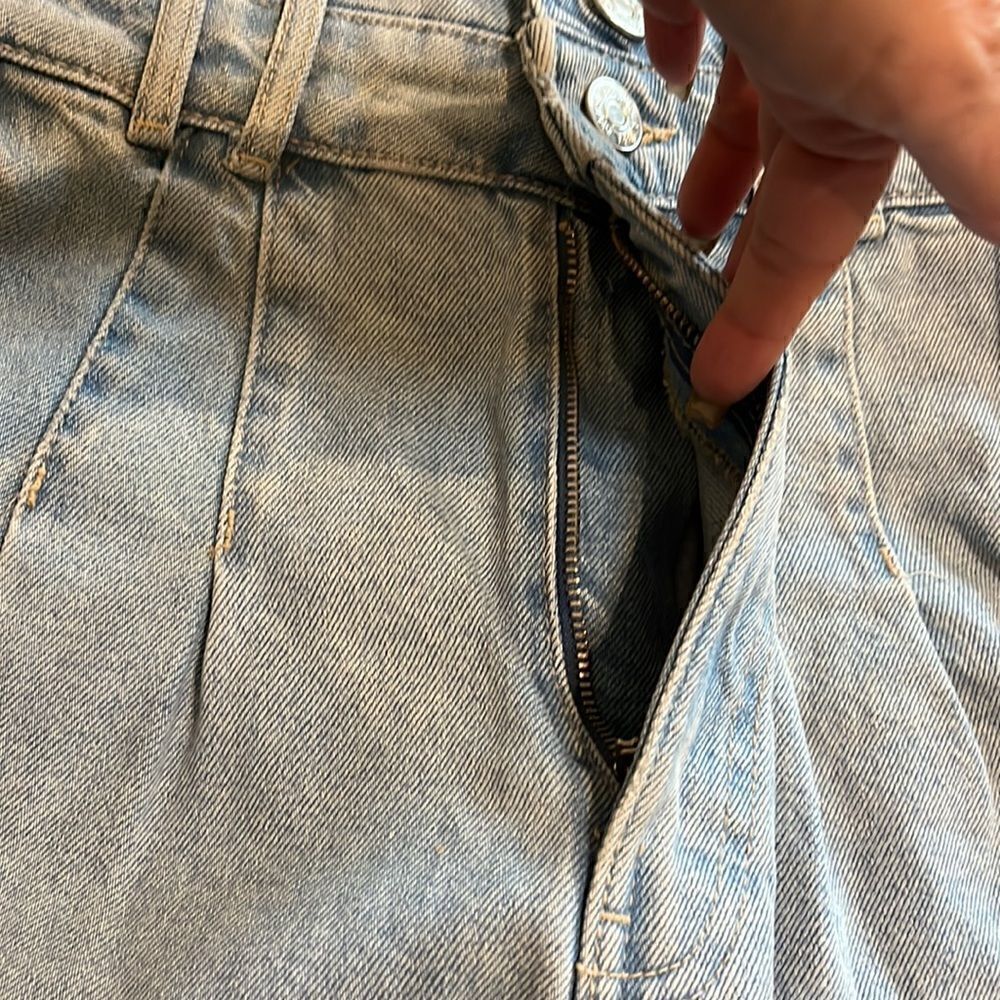 Zara Pleated Paper Bag Cuffed Jean Shorts, 2! - Picture 4 of 6